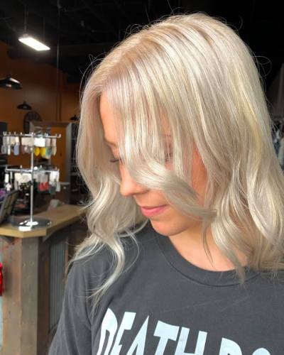 platinum-blonde-hair-color-sioux-falls-hair-salon-605-styling-co